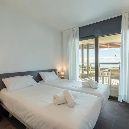 Apartamento Con Gran Terraza Delante Del Mar Roses Exterior photo
